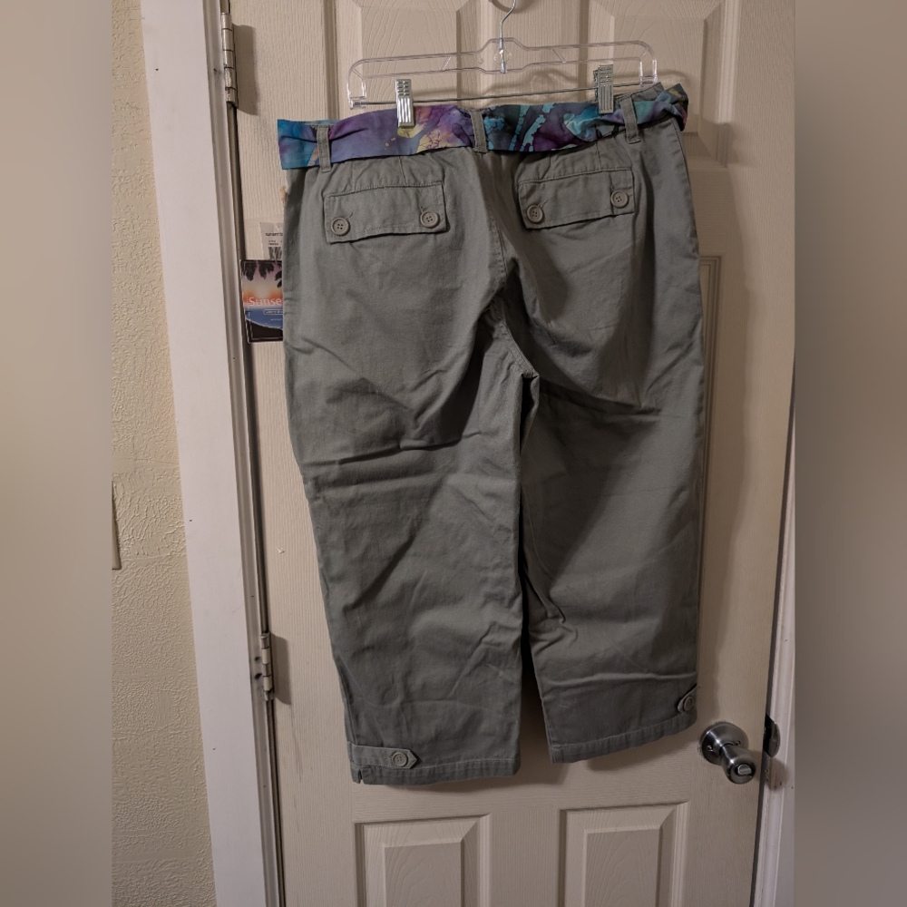 Great Capris - Picture 6 of 12